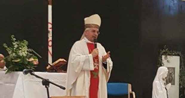 Monsignor Michele Castorio Arcivescovo di Vieste durante la messa presso la Fondazione Turati in occasione della Giornata Mondiale del Malato